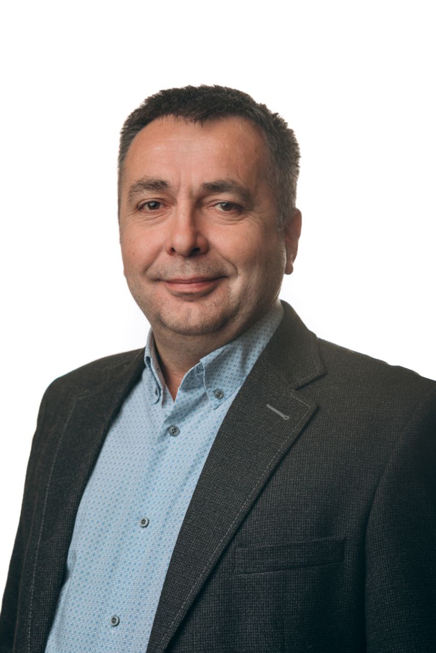 <span style="color: #008080;"><b>Кулеш Александр Александрович</b> </strong></span> 